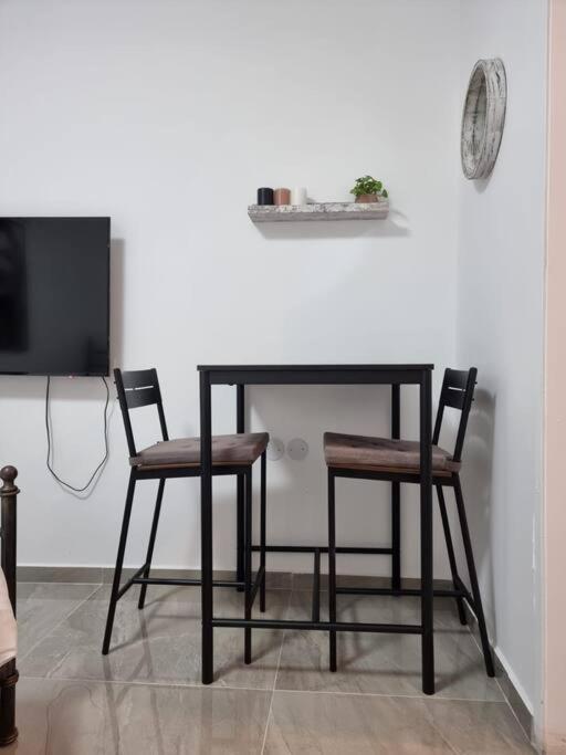 דירת זוּגַג מפנקת עם מרפסת משגעת ונוף למפרץ. Eilat Exterior foto