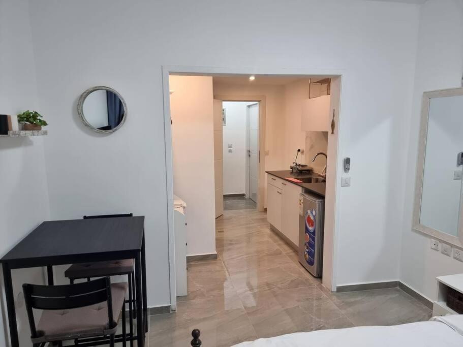 דירת זוּגַג מפנקת עם מרפסת משגעת ונוף למפרץ. Eilat Exterior foto